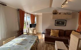 Mobil-Home A Fouras : Proche Plage, 2 Chambres, Tv, Plancha, Parking, Ideal Famille - Fr-1-709-58