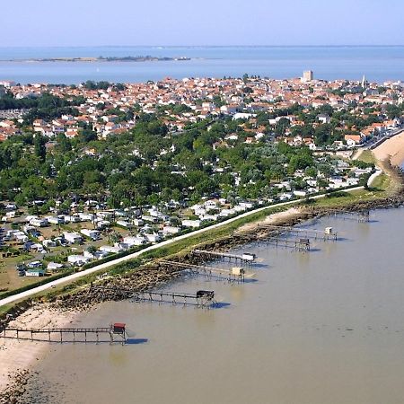 Mobil-Home A Fouras : Proche Plage, 2 Chambres, Tv, Plancha, Parking, Ideal Famille - Fr-1-709-58 Extérieur photo