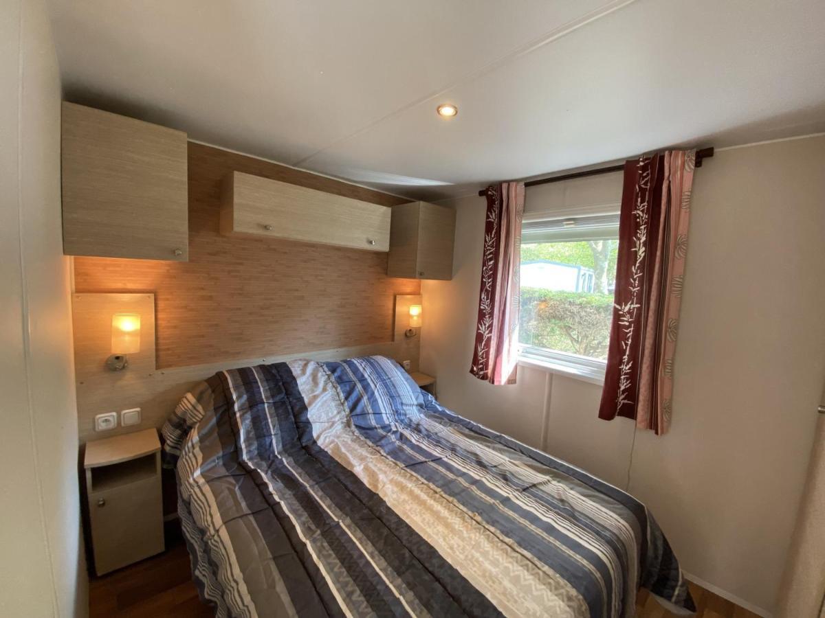 Mobil-Home A Fouras : Proche Plage, 2 Chambres, Tv, Plancha, Parking, Ideal Famille - Fr-1-709-58 Extérieur photo