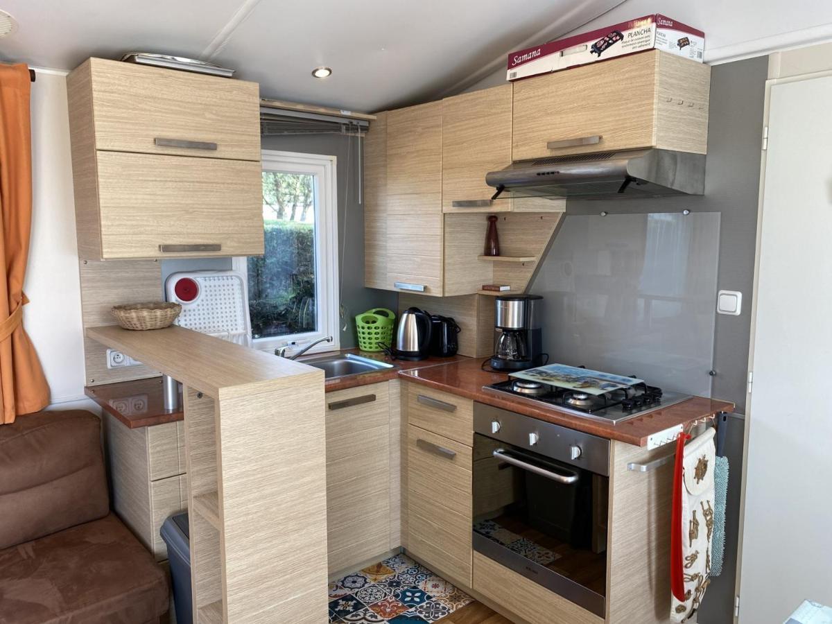 Mobil-Home A Fouras : Proche Plage, 2 Chambres, Tv, Plancha, Parking, Ideal Famille - Fr-1-709-58 Extérieur photo
